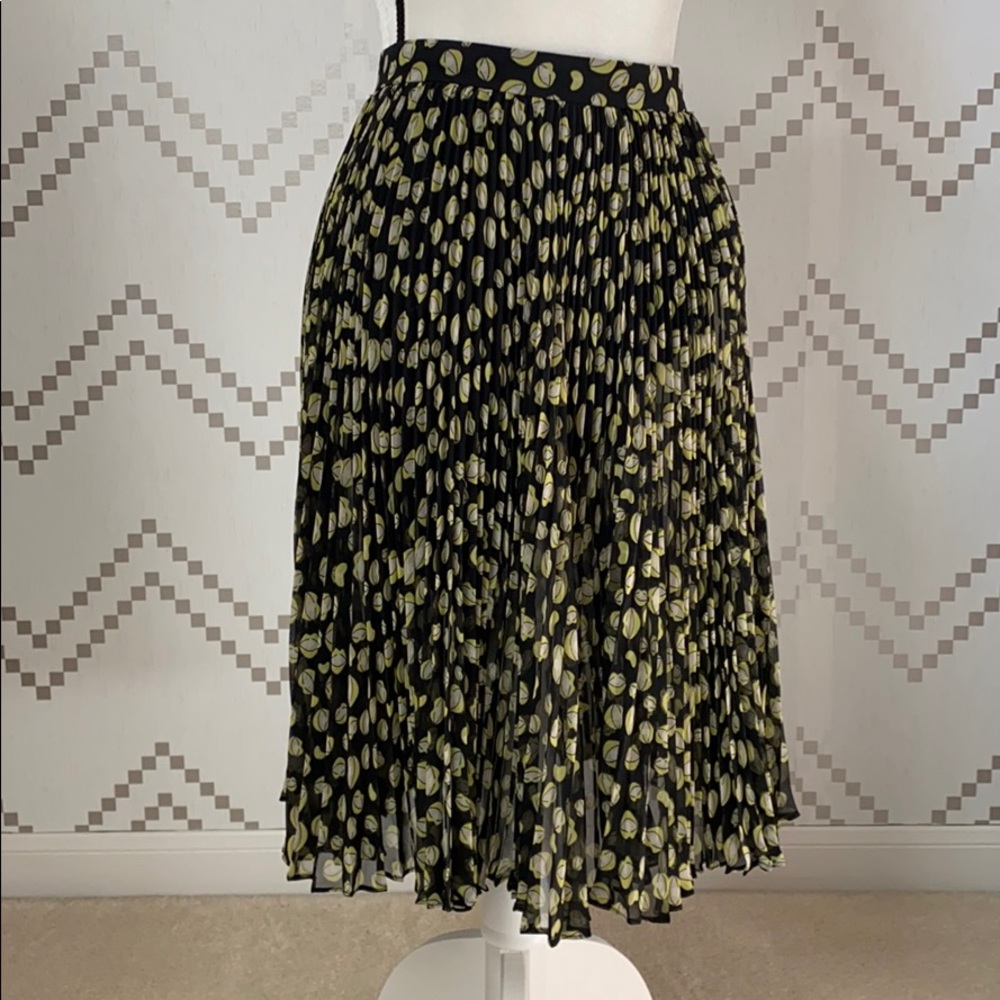 DIANE von FURSTENBERG pleated lips skirt